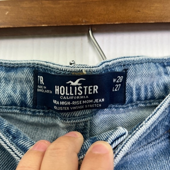 Hollister - Smiley Face Distressed Stonewashed Smiley Print Jeans Size 28 - Picture 8 of 13